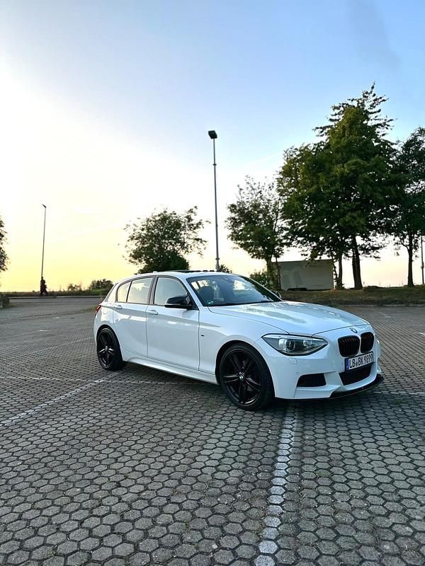 Gebraucht BMW 120 Advantage 184 PS (135 kW) 2014 Weiß Kleinwagen