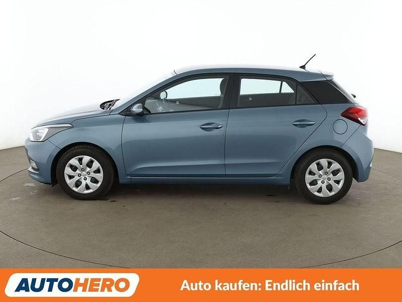 Gebraucht Hyundai i20 Life 84 PS (61 kW) 2015 Blau Limousine