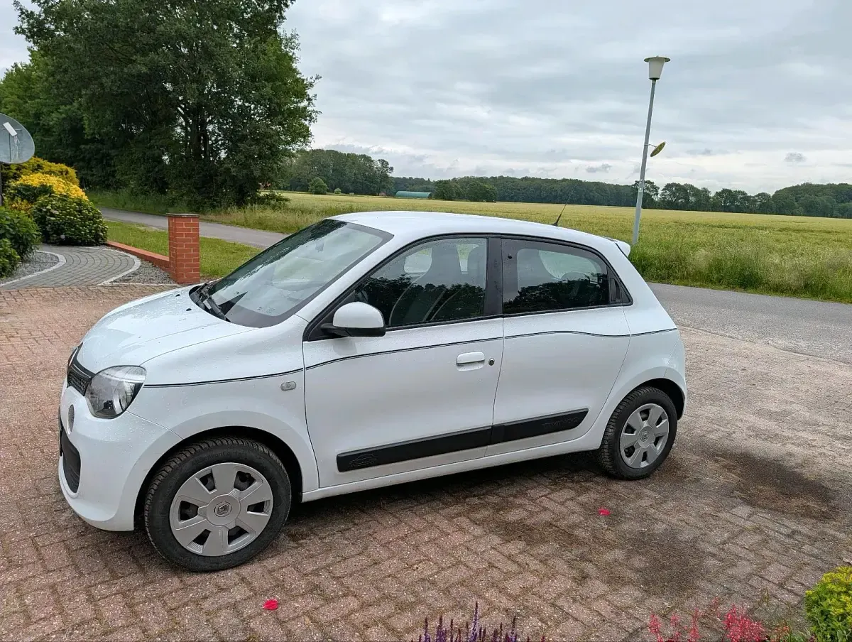 Gebraucht Renault Twingo 71 PS (52 kW) 2016 Weiß Kleinwagen