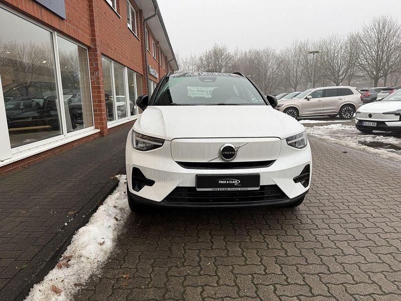 Weiß Gebraucht 2022 Volvo XC40 Core SUV | 28.890 € (Superpreis) - Bild 1/4