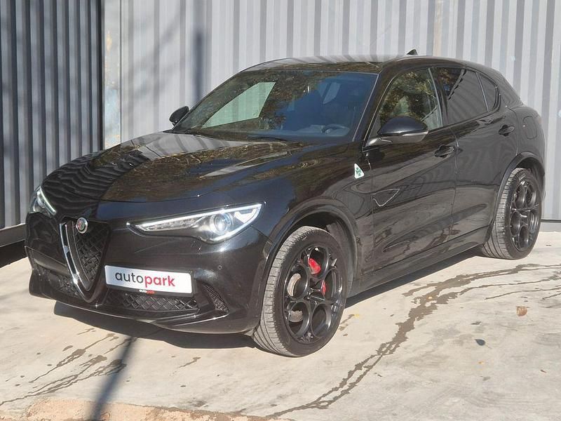 Schwarz Gebraucht 2023 Alfa Romeo Stelvio Quadrifoglio SUV | 49.900 € (Fairer Preis) - Bild 1/4