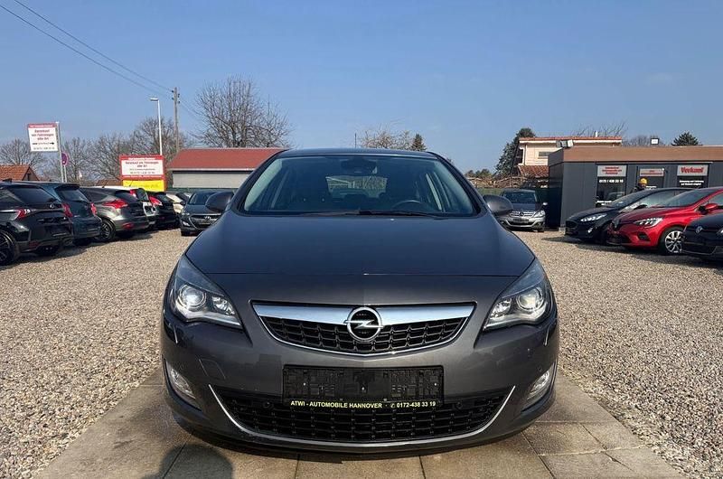 Gebraucht Opel Astra Innovation 140 PS (102 kW) 2012 Grau Limousine