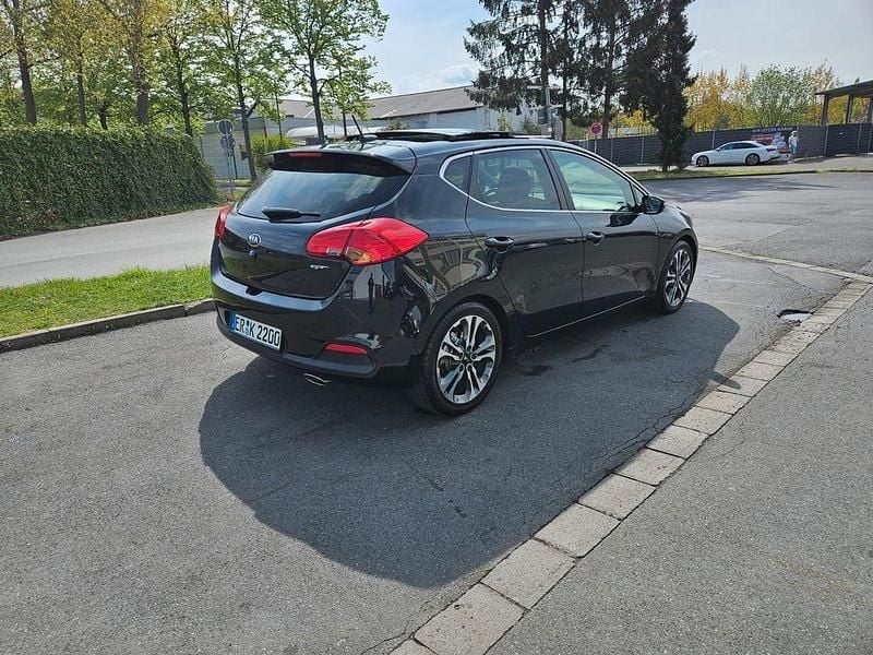 Gebraucht Kia Ceed Edition 7 128 PS (94 kW) 2014 Schwarz Kleinwagen