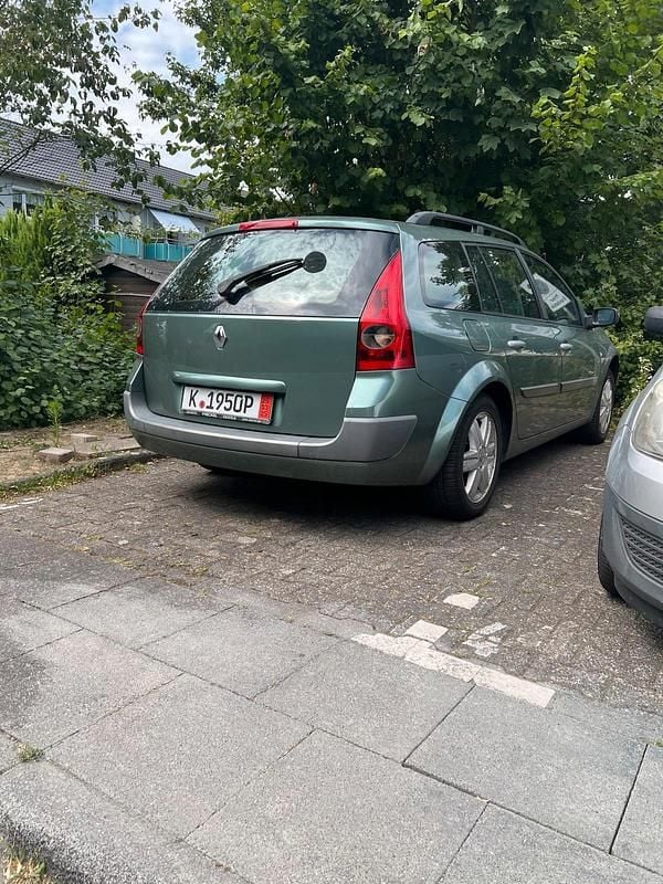 Grün Gebraucht 2004 Renault Mégane GrandTour Kombi | 2.100 € - Bild 1/4