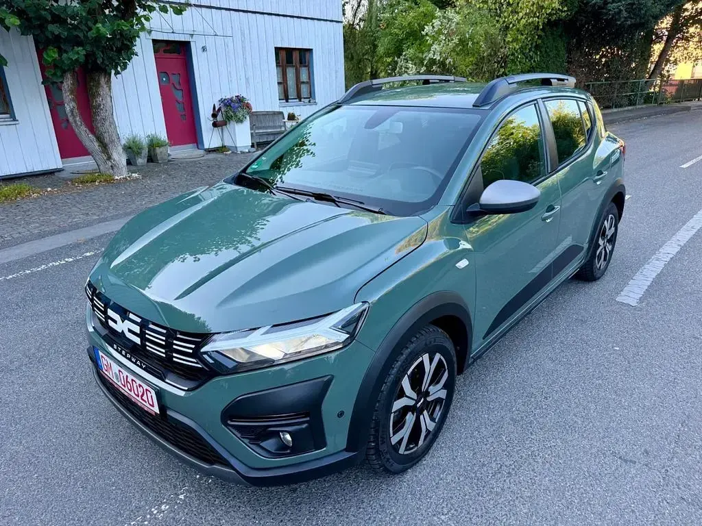 Gebraucht Dacia Sandero Stepway 91 PS (66 kW) 2024 Grau SUV