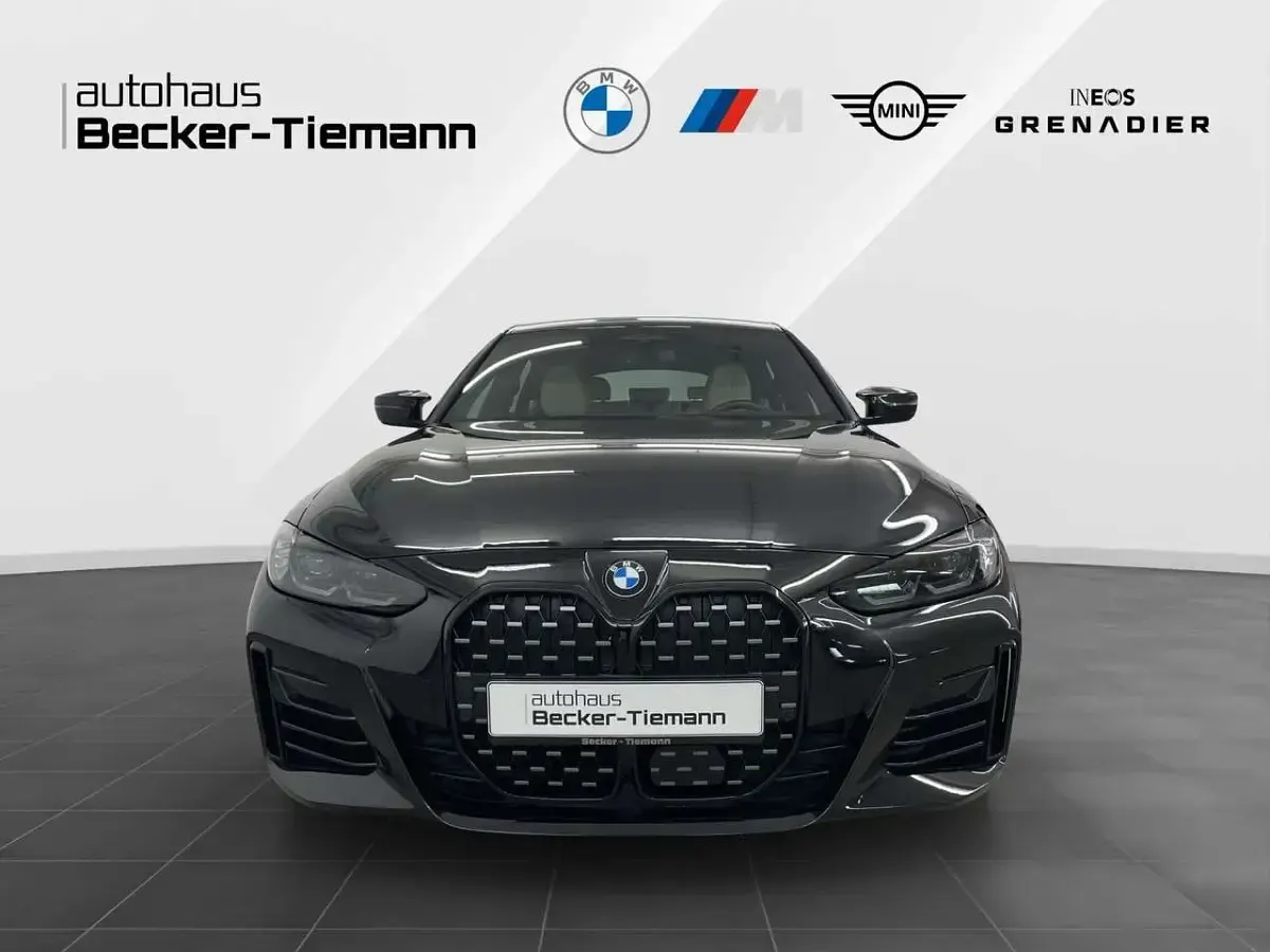 Gebraucht BMW M4 374 PS (275 kW) 2023 Saphirschwarz Coupé