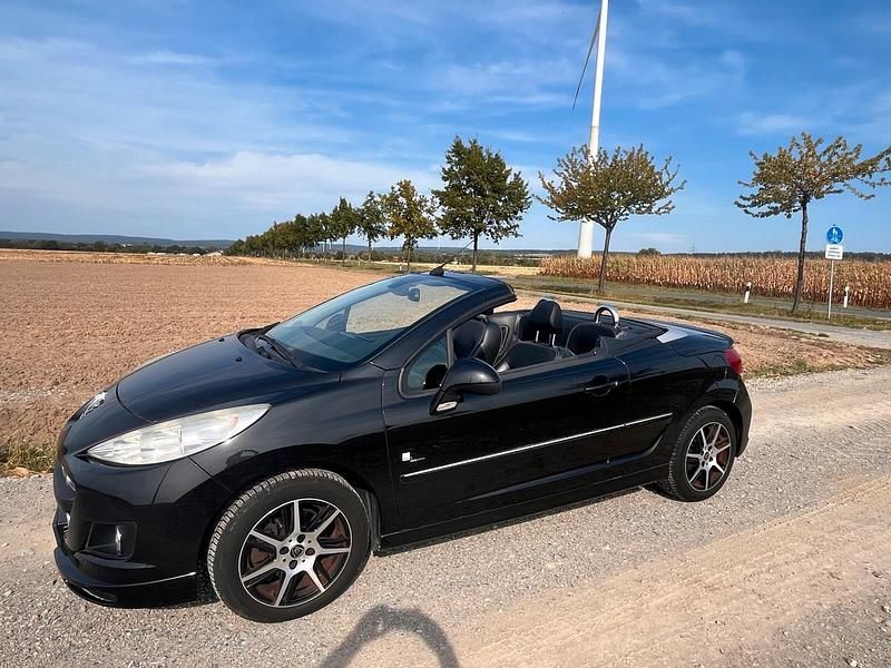 Schwarz Gebraucht 2011 Peugeot 207 CC Cabrio | 4.600 € (Teuer) - Bild 1/4