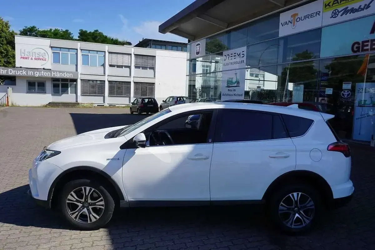 Gebraucht Toyota RAV4 Team 155 PS (114 kW) 2018 Weiß SUV