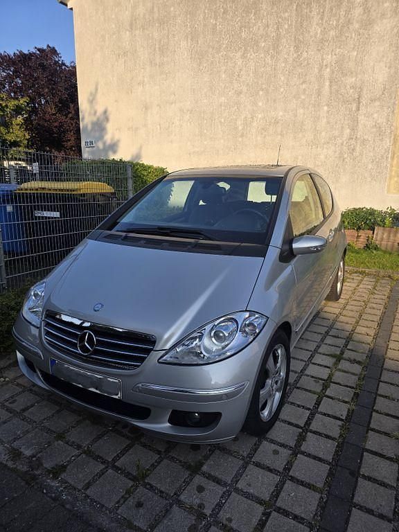 Silber Gebraucht 2008 Mercedes A150 Limousine | 5.950 € (Fairer Preis) - Bild 1/4