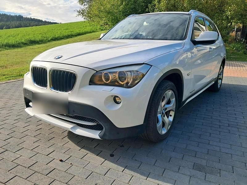 Weiß Gebraucht 2012 BMW X1 SUV | 9.500 € (Fairer Preis) - Bild 1/4