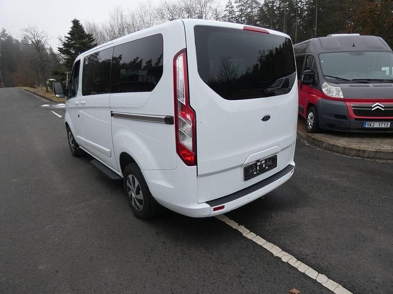 Gebraucht Ford Tourneo Titanium 170 PS (125 kW) 2016 Weiß Kombi