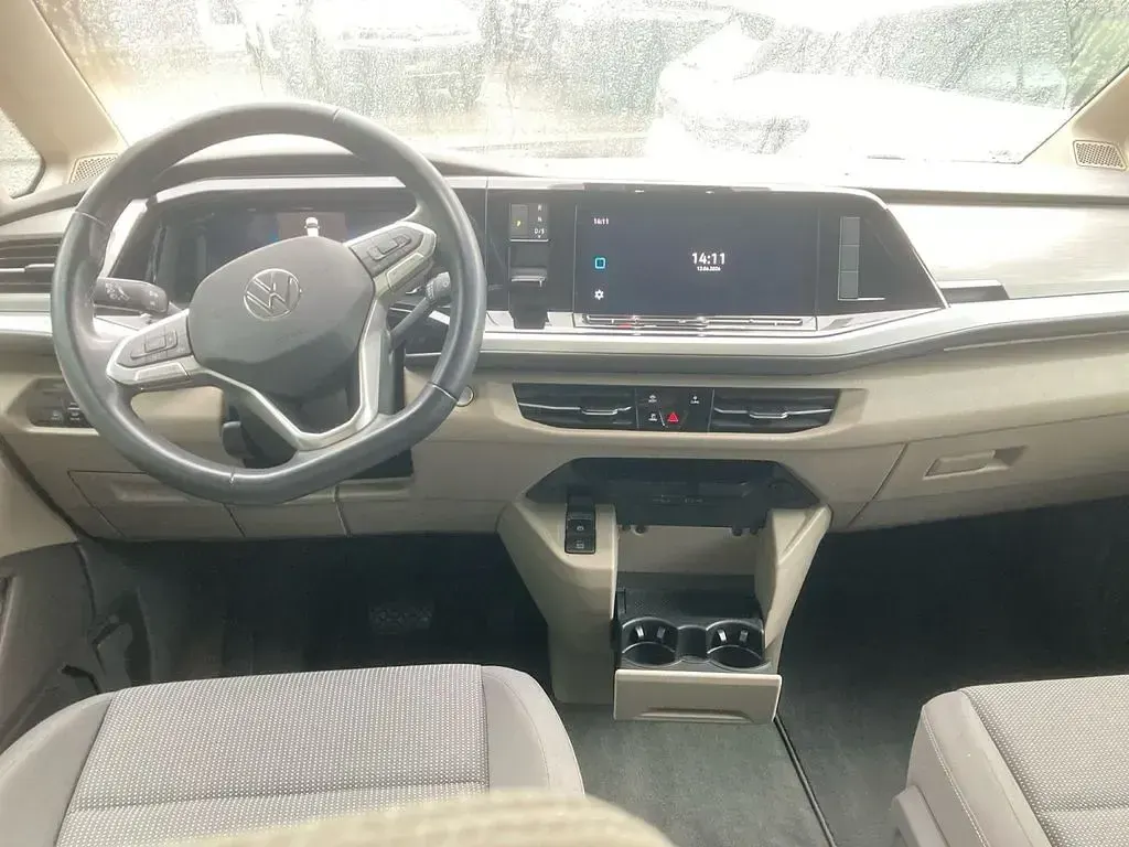Gebraucht VW Multivan Life 150 PS (110 kW) 2023 Silber Van / Kleinbus