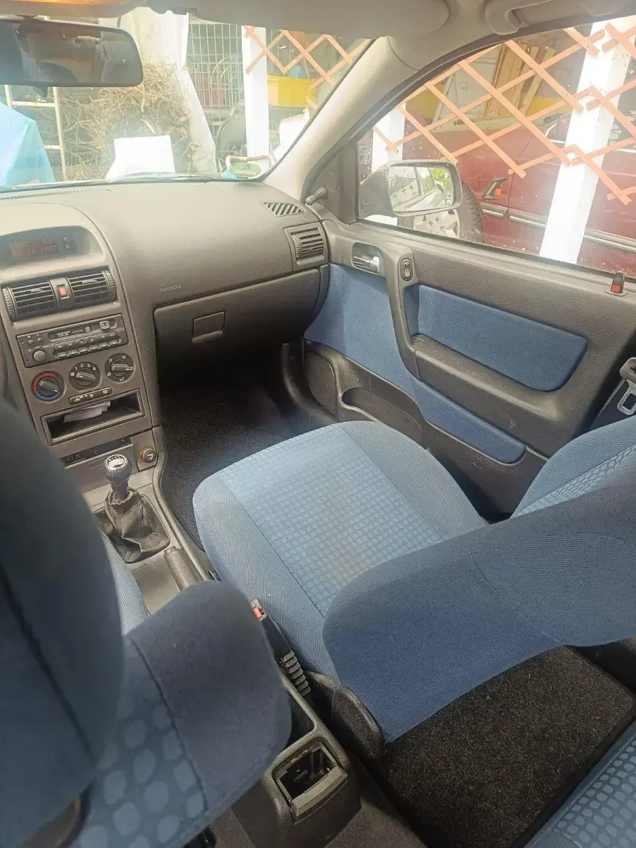 Gebraucht Opel Astra 101 PS (74 kW) 2002 Silber Limousine