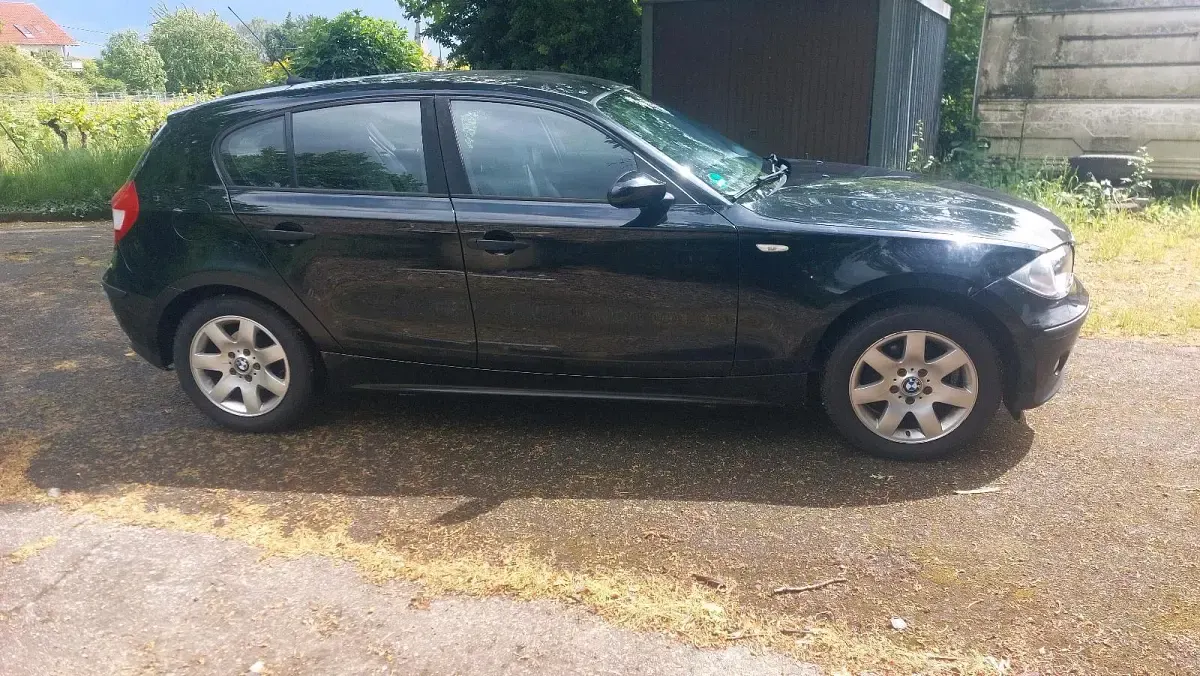 Gebraucht BMW 116 116 PS (85 kW) 2005 Schwarz Kleinwagen