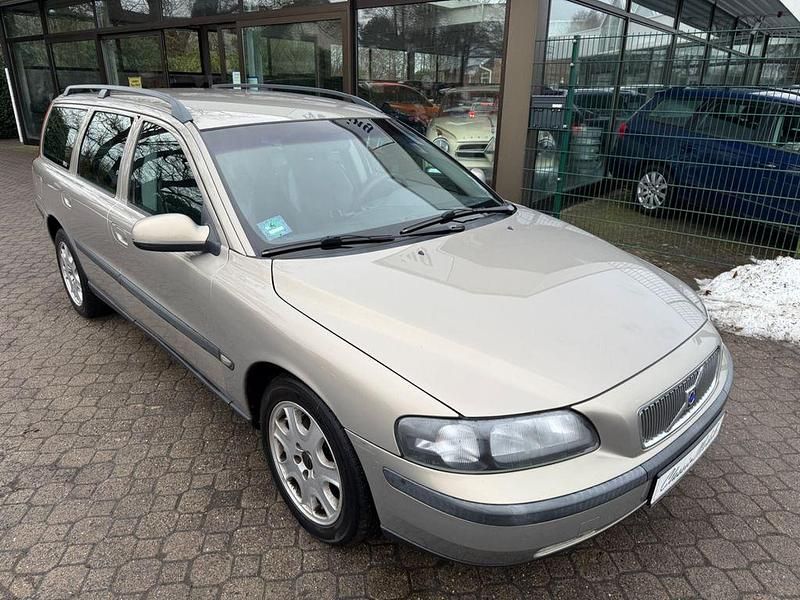 Gold Gebraucht 2001 Volvo V70 Kombi | 2.950 € (Fairer Preis) - Bild 1/4
