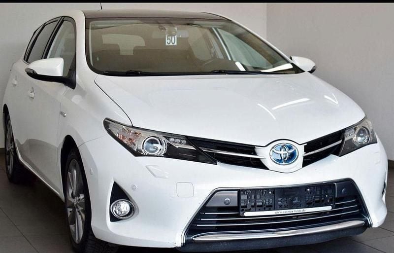 Gebraucht Toyota Auris Edition 136 PS (100 kW) 2014 Weiß Limousine