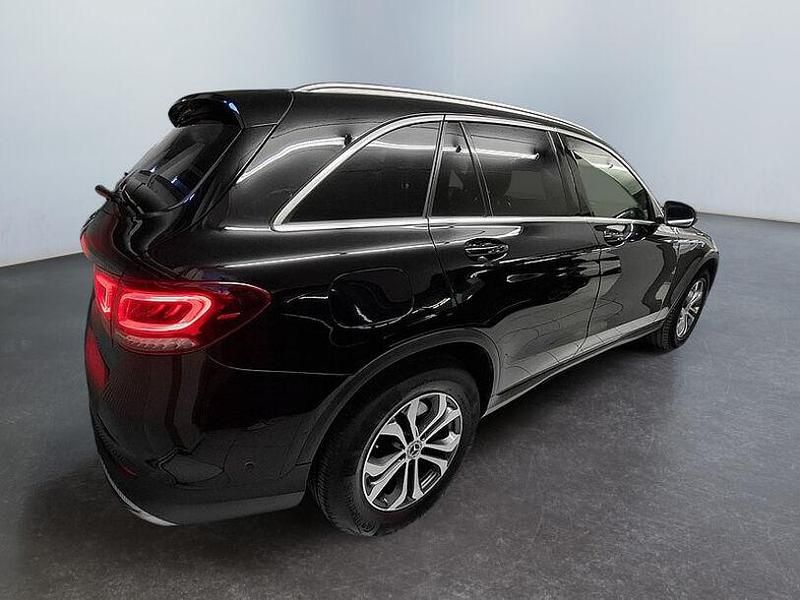 Gebraucht Mercedes GLC220 194 PS (142 kW) 2020 Unilack schwarz uni SUV