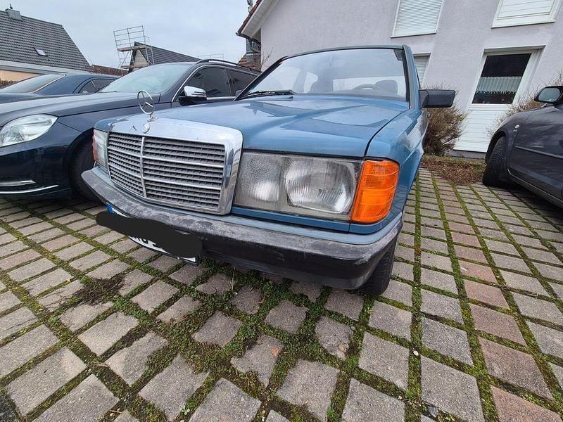 Gebraucht Mercedes 190 122 PS (89 kW) 1983 Blau Limousine