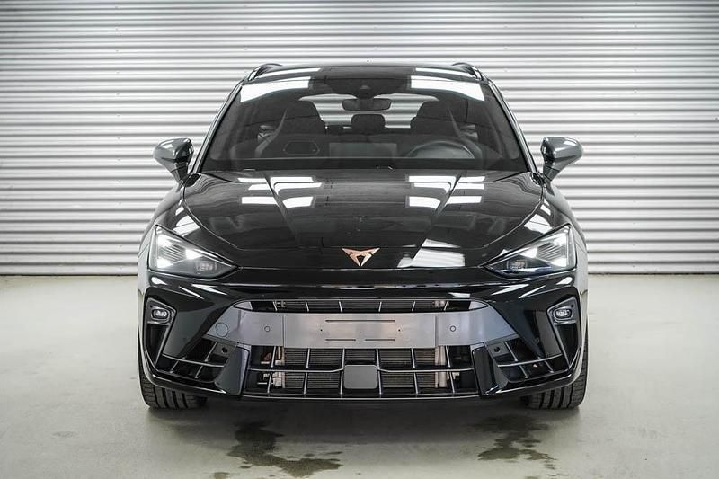 Gebraucht Cupra Leon VZ 333 PS (244 kW) 2025 Midnight black metallic (0e) Kombi