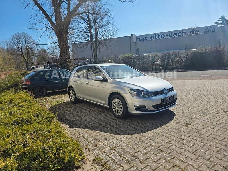 Second-hand VW Golf VII Trendline 110 CP (80 kW) 2016 Argintiu Berlinǎ