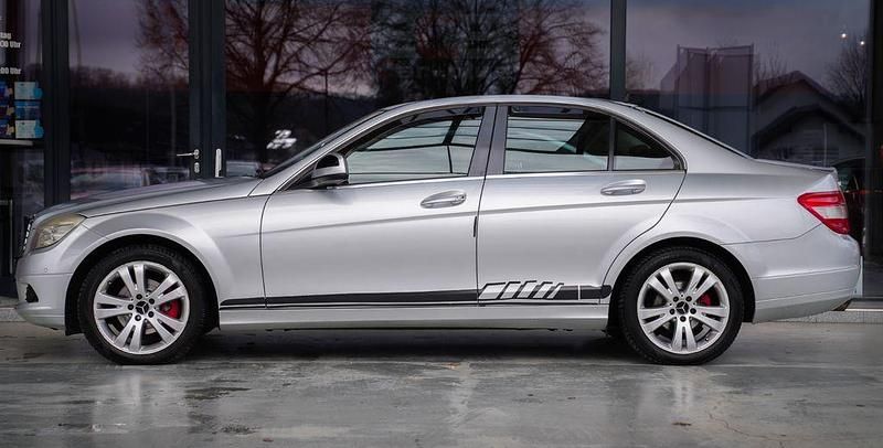 Gebraucht Mercedes C180 156 PS (114 kW) 2010 Silber Limousine