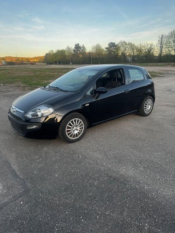 Gebraucht Fiat Punto Evo 77 PS (56 kW) 2011 Schwarz Kleinwagen