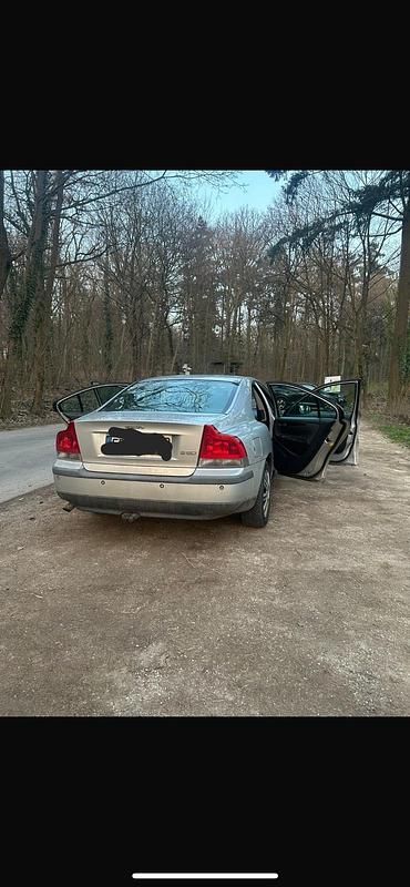 Gebraucht Volvo S60 140 PS (102 kW) 2001 Silber Limousine