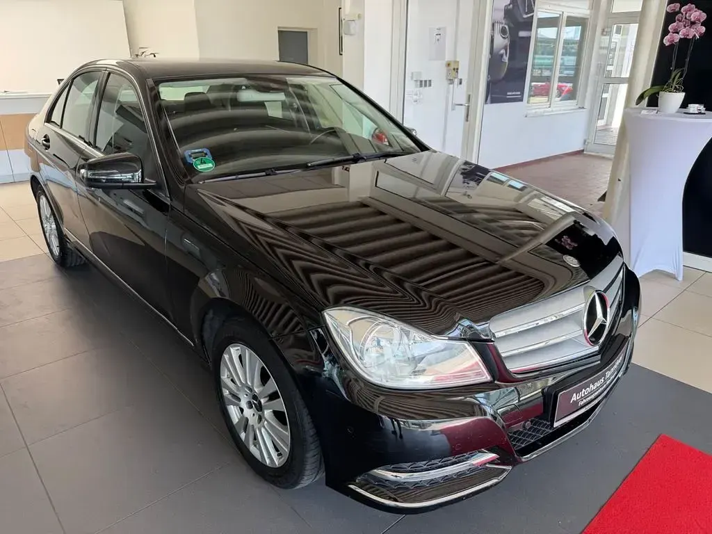 Gebraucht Mercedes C200 Elegance 184 PS (135 kW) 2012 Schwarz Limousine