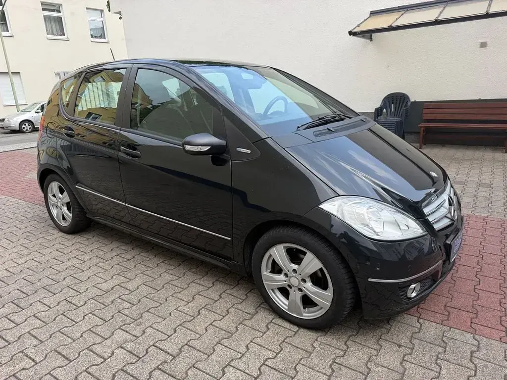 Gebraucht Mercedes A160 82 PS (60 kW) 2011 Schwarz Kleinwagen