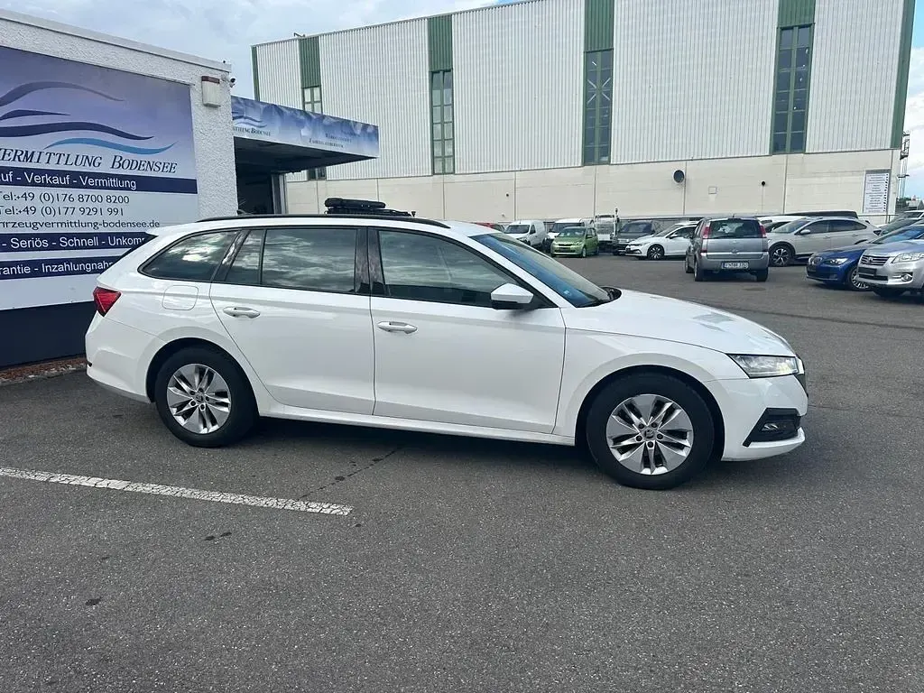 Gebraucht Skoda Octavia Ambition 150 PS (110 kW) 2023 Weiß Kombi