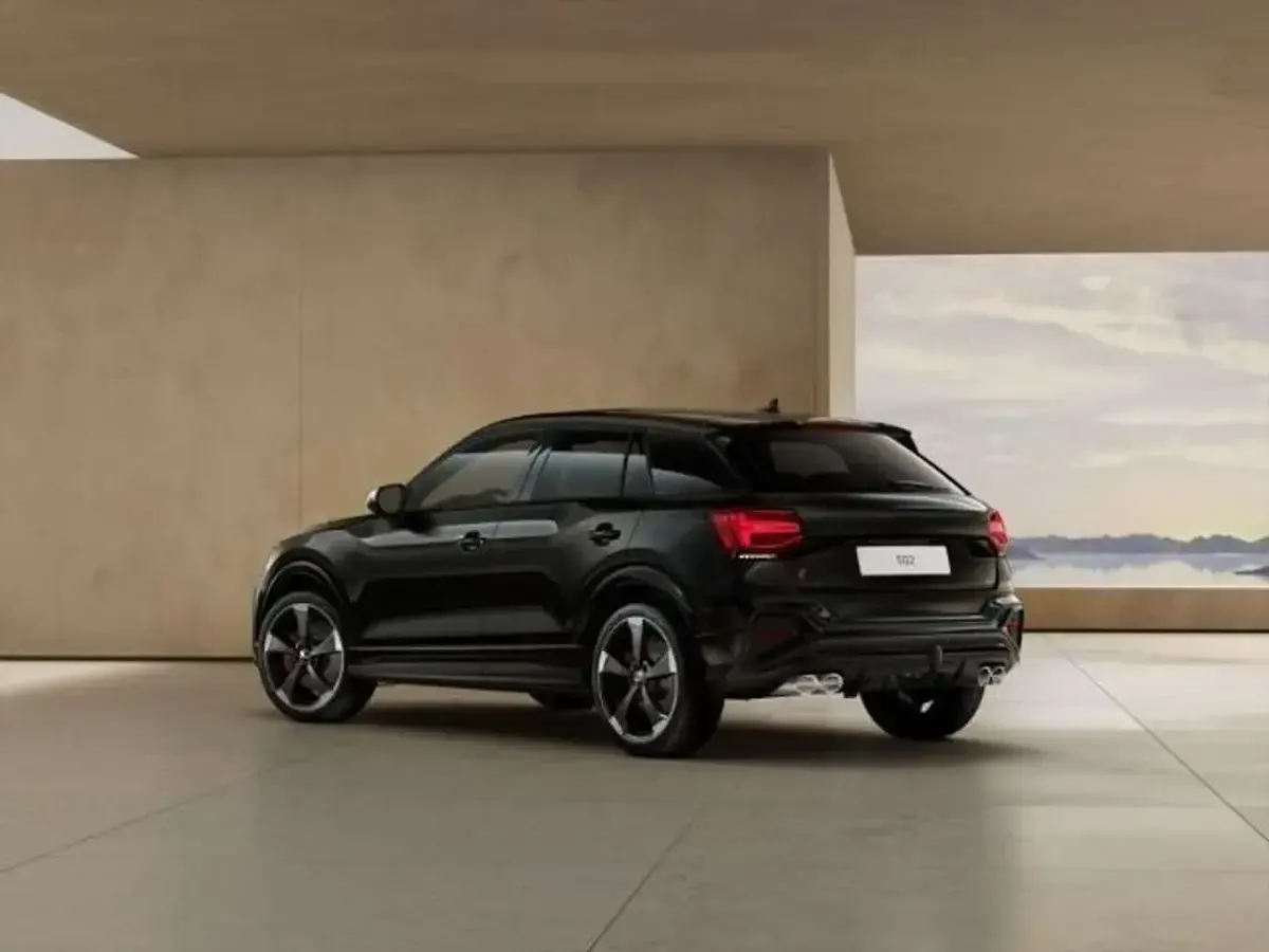 Neu Audi SQ2 Sport 300 PS (220 kW) 2026 Mythosschwarz metallic SUV