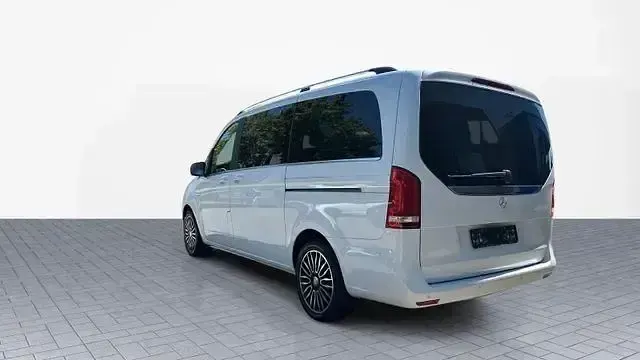 Gebraucht Mercedes V250 Avantgarde Edition 190 PS (139 kW) 2017 Bergkristallweissmet. Van / Kleinbus
