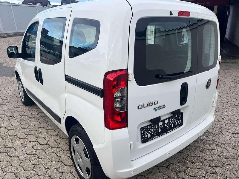 Gebraucht Fiat Qubo Lounge 77 PS (56 kW) 2019 Bianco banchisa/pack/canova Van / Kleinbus