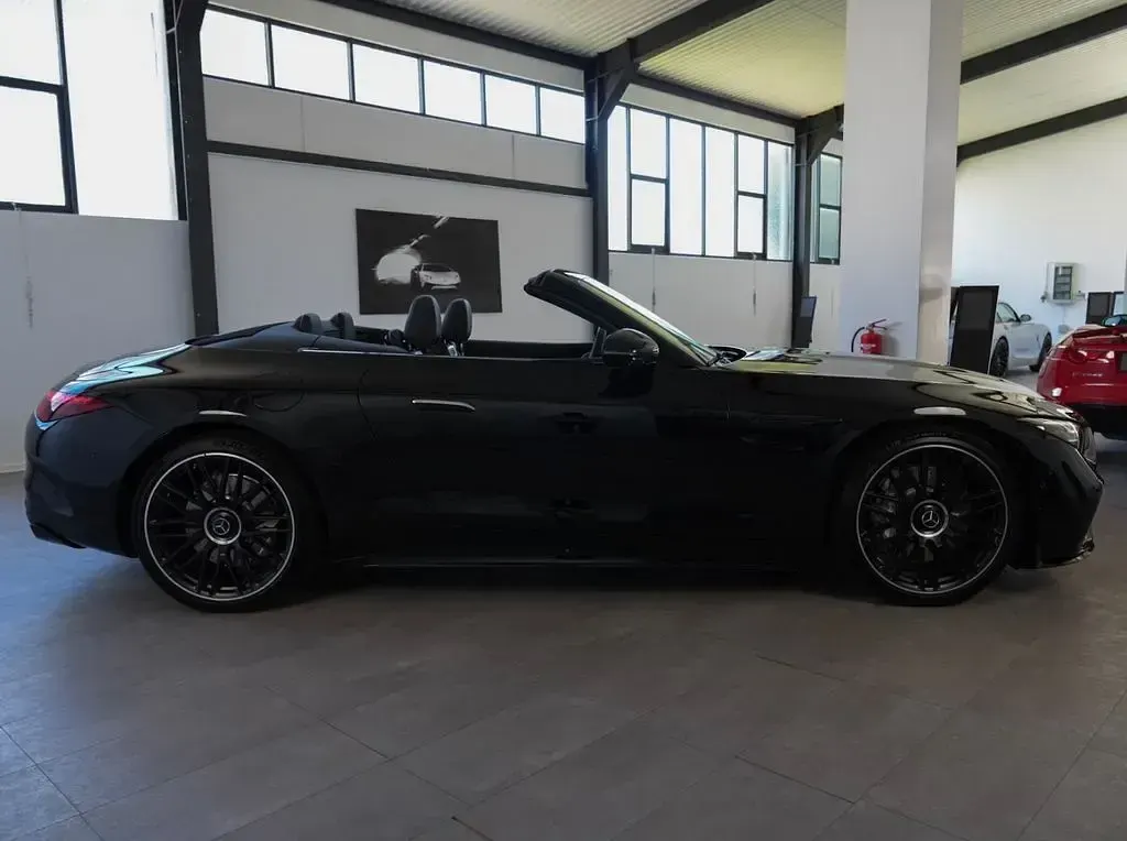 Gebraucht Mercedes SL43 AMG AMG 381 PS (280 kW) 2024 Obsidianschwarz metallic Cabrio