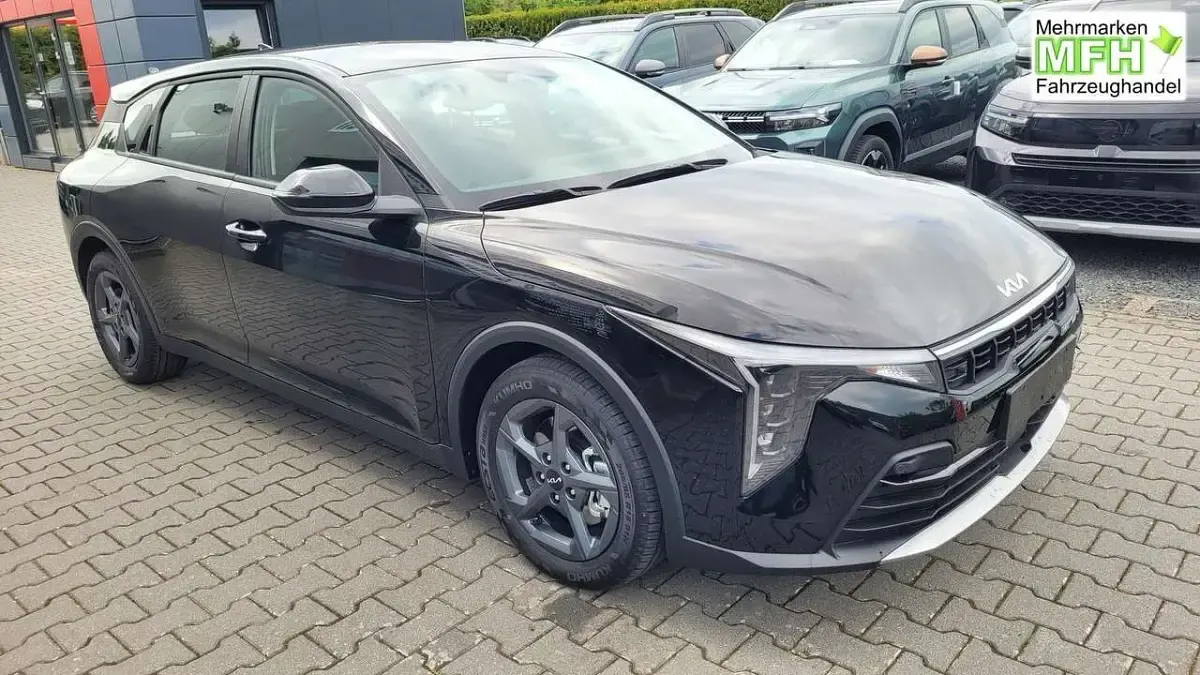 Neu Kia K4 Vision 150 PS (110 kW) 2026 Schwarz Limousine