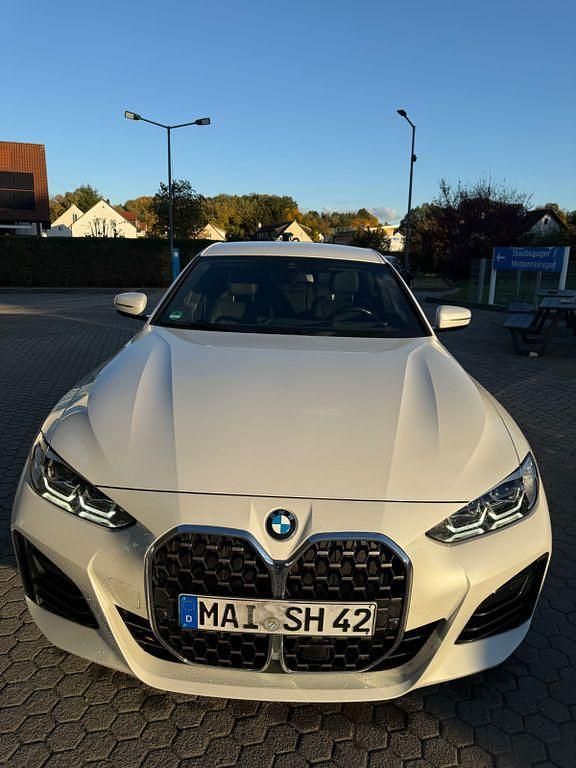 Weiß Gebraucht 2023 BMW 420 M Sport Coupé | 36.999 € (Guter Preis) - Bild 1/4