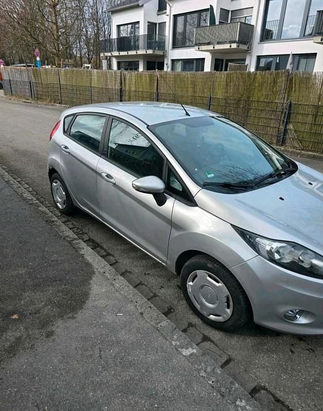 Gebraucht Ford Fiesta 2012 Grau Kleinwagen