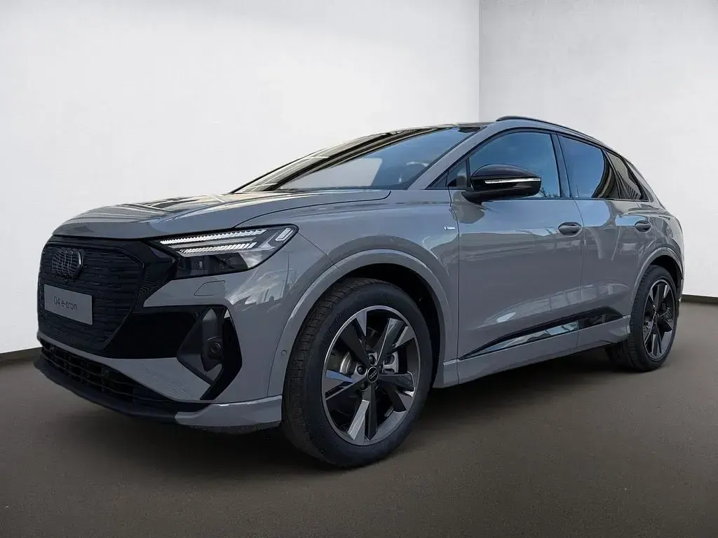 Gebraucht Audi Q4 e-tron Sport 150 kW (204 PS) 2026 Grau SUV
