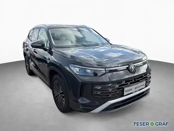 Neu VW Tayron Elegance 150 PS (110 kW) 2026 Uranograu SUV