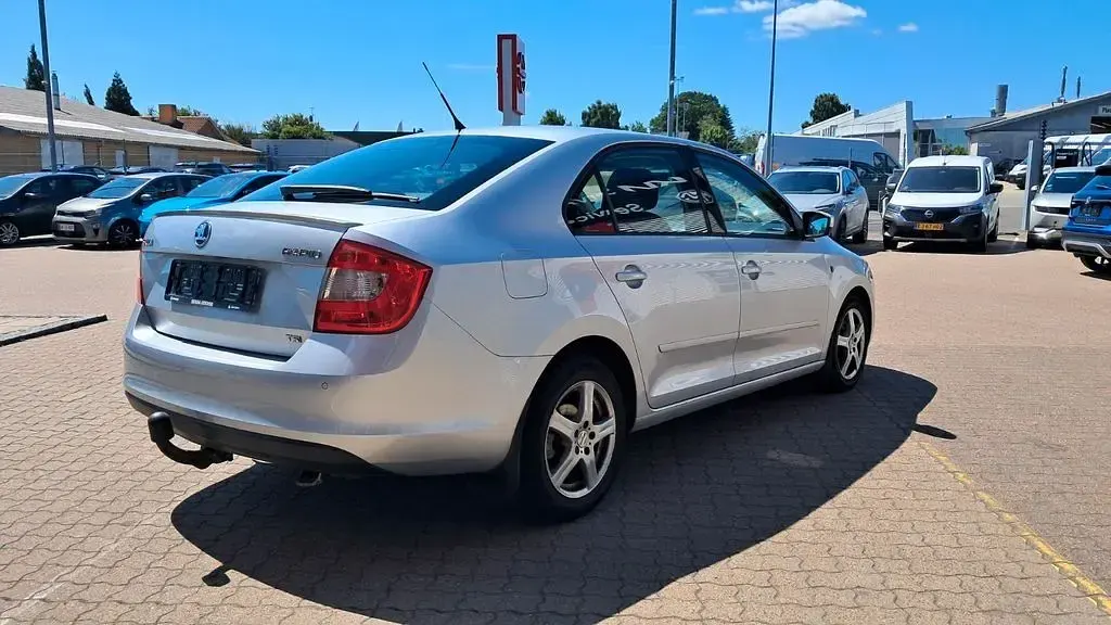 Gebraucht Skoda Rapid Ambition 122 PS (89 kW) 2013 Silber Kleinwagen