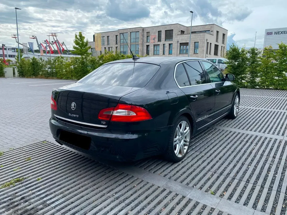 Gebraucht Skoda Superb 140 PS (102 kW) 2008 Schwarz Limousine