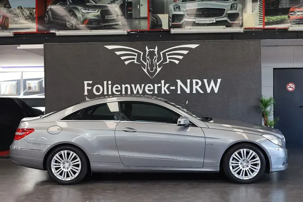 Gebraucht Mercedes E250 Avantgarde 204 PS (150 kW) 2010 Silber Coupé