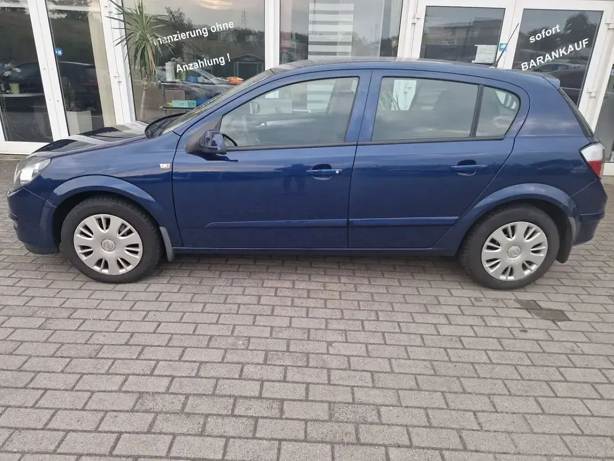 Gebraucht Opel Astra 105 PS (77 kW) 2005 Blau Limousine