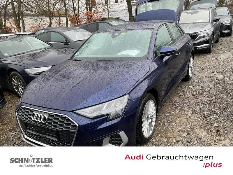 Gebraucht Audi A3 Ambiente 150 PS (110 kW) 2021 Navarrablau metallic Limousine