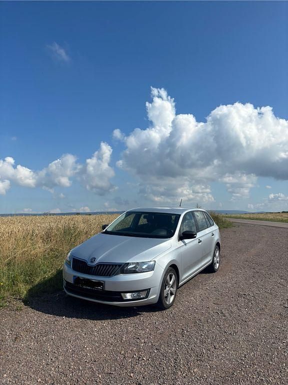 Silber Gebraucht 2015 Skoda Rapid Cool Edition Limousine | 5.900 € (Guter Preis) - Bild 1/4