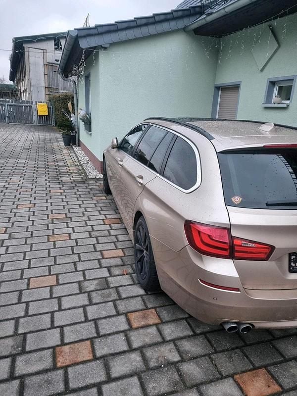 Gebraucht BMW 530 258 PS (189 kW) 2012 Beige Kombi