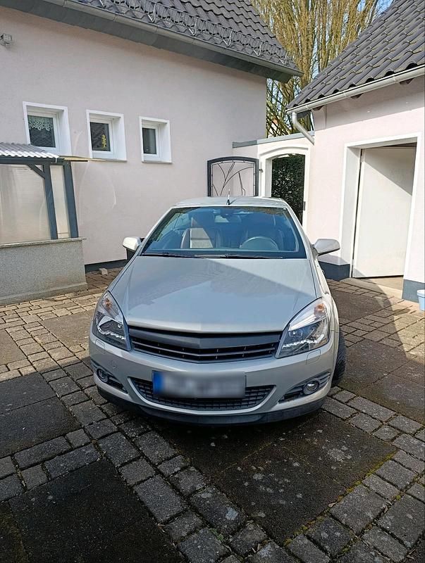 Gebraucht Opel Astra Cabriolet 140 PS (102 kW) 2007 Silber Cabrio