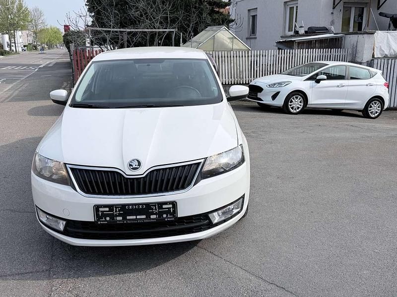 Gebraucht Skoda Rapid Ambition 86 PS (63 kW) 2013 Candyweiss Kleinwagen
