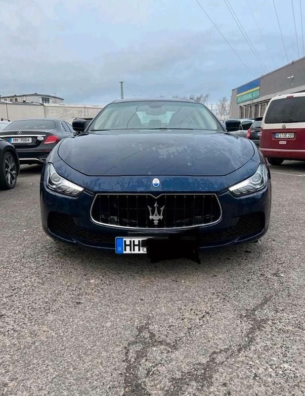 Blau Gebraucht 2016 Maserati Ghibli Coupé | 27.000 € (Fairer Preis) - Bild 1/4