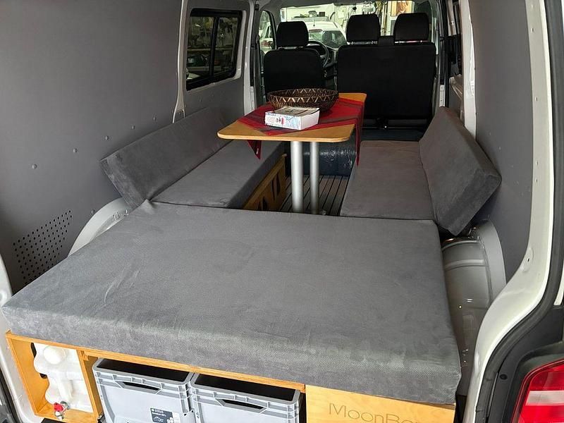 Gebraucht VW Transporter Basis 114 PS (83 kW) 2018 Weiß Van